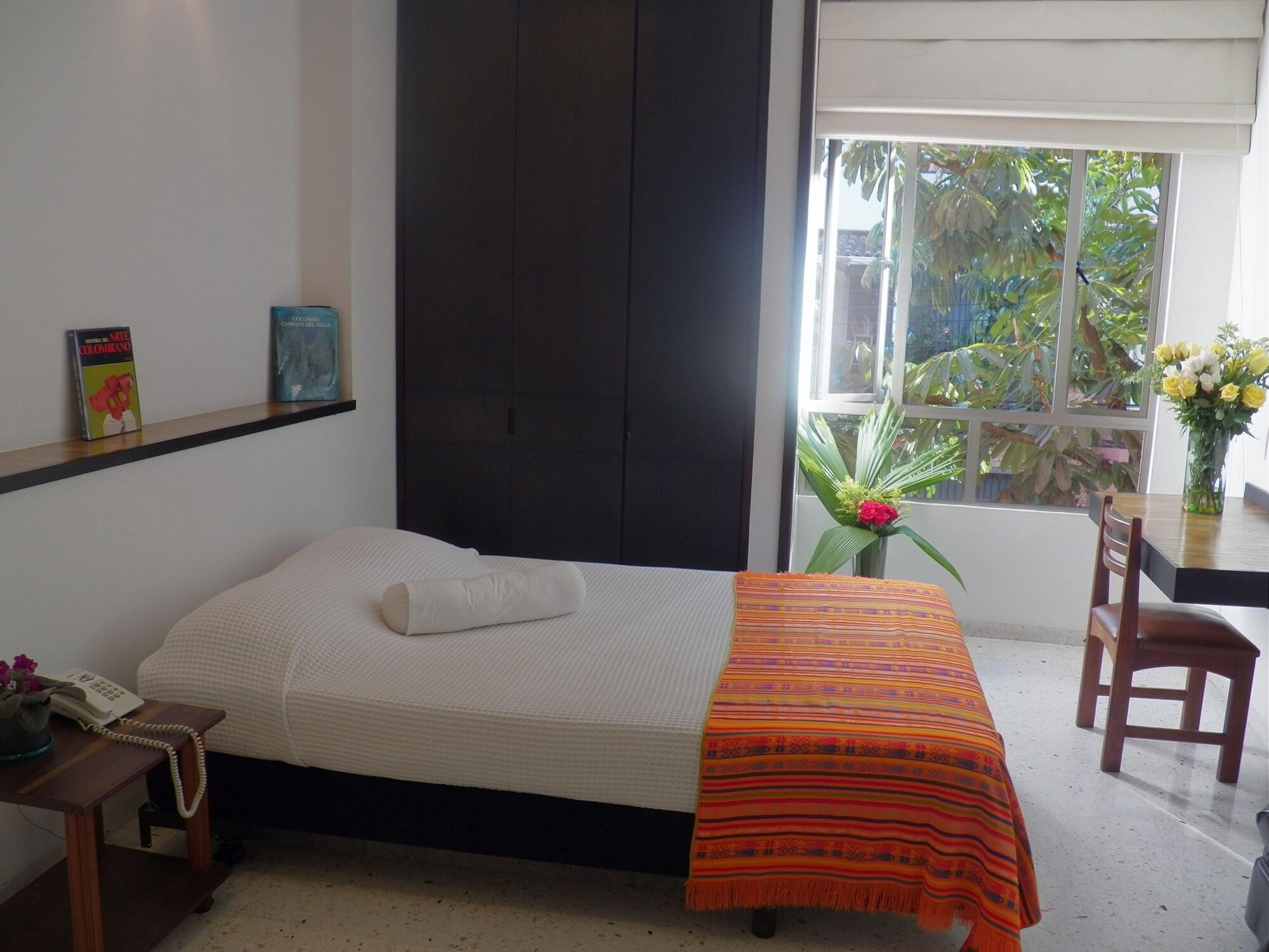 Hotel Casa Santa Monica Norte Кали Экстерьер фото