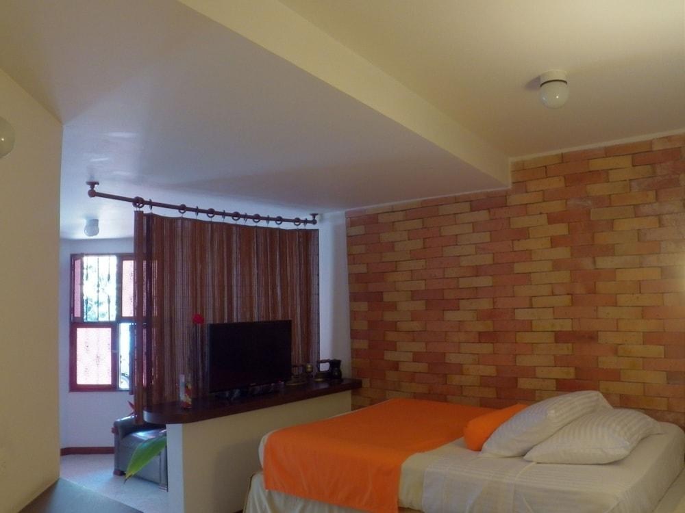 Hotel Casa Santa Monica Norte Кали Экстерьер фото