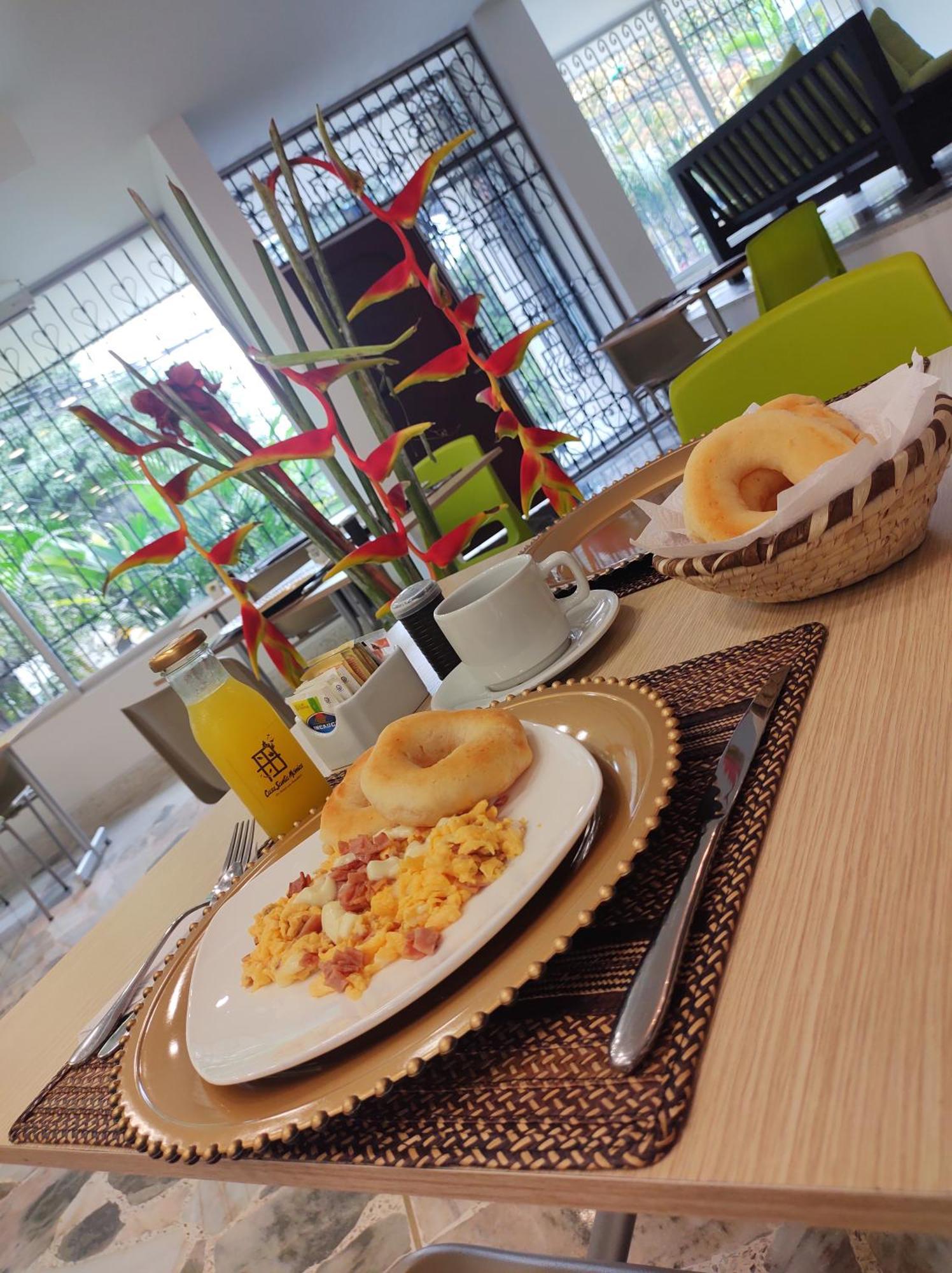 Hotel Casa Santa Monica Norte Кали Экстерьер фото