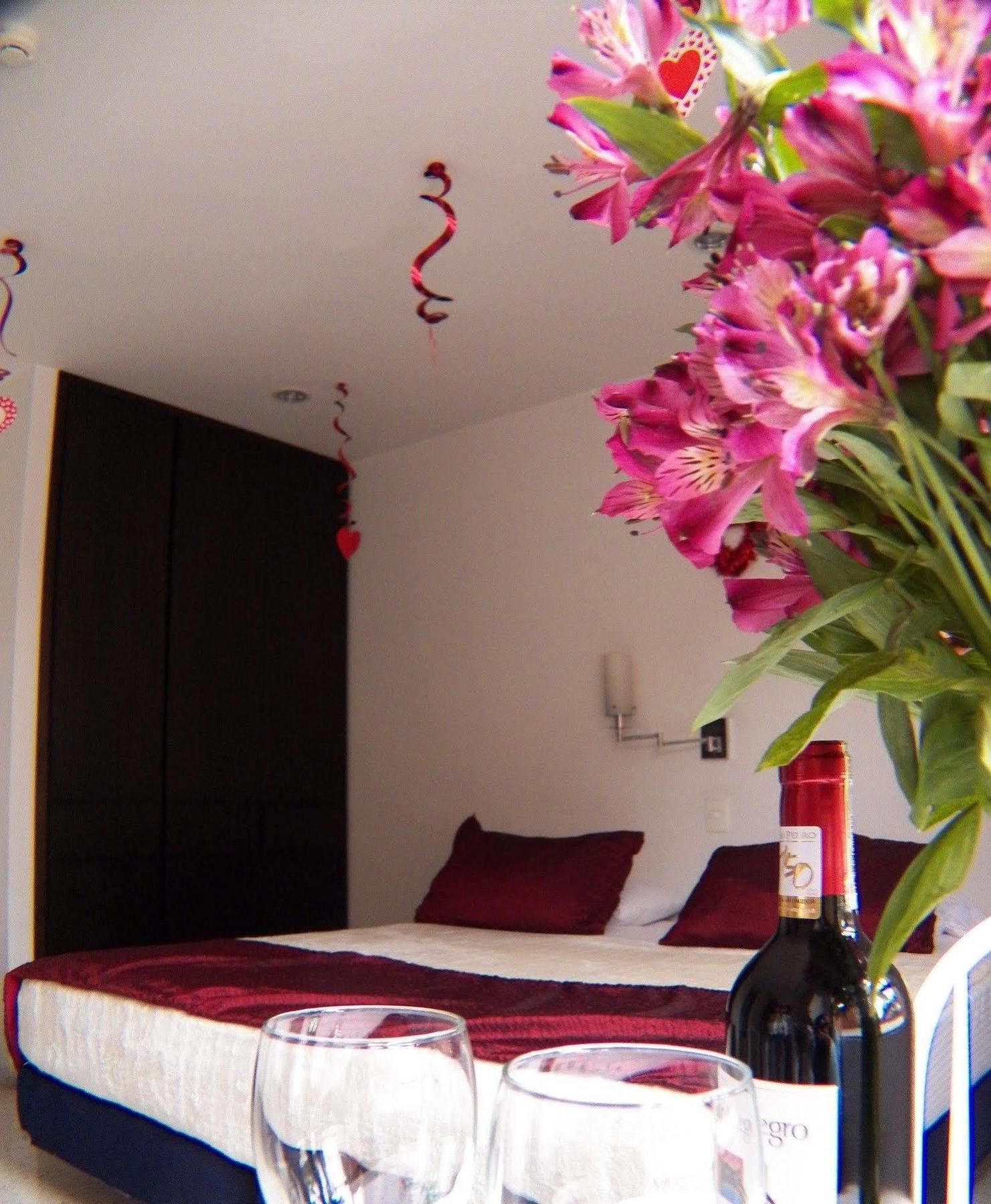 Hotel Casa Santa Monica Norte Кали Экстерьер фото
