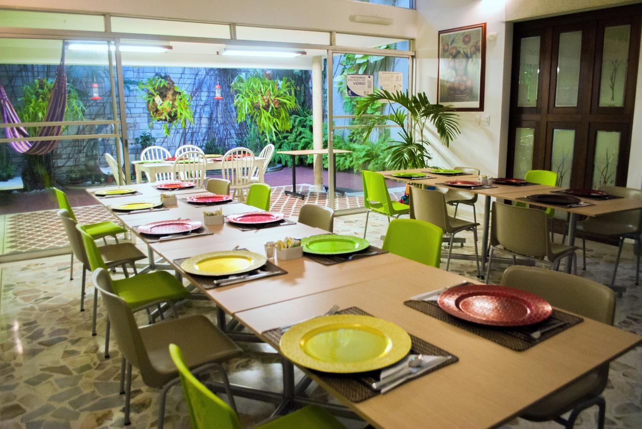 Hotel Casa Santa Monica Norte Кали Экстерьер фото